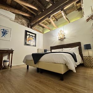 L'8 Boutique Concept Apartments